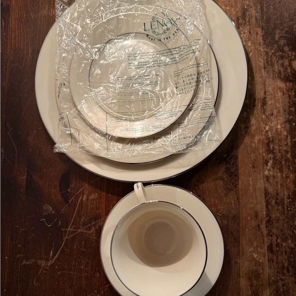 NWT Lenox “Maywood”  5-Piece Set in Ivory